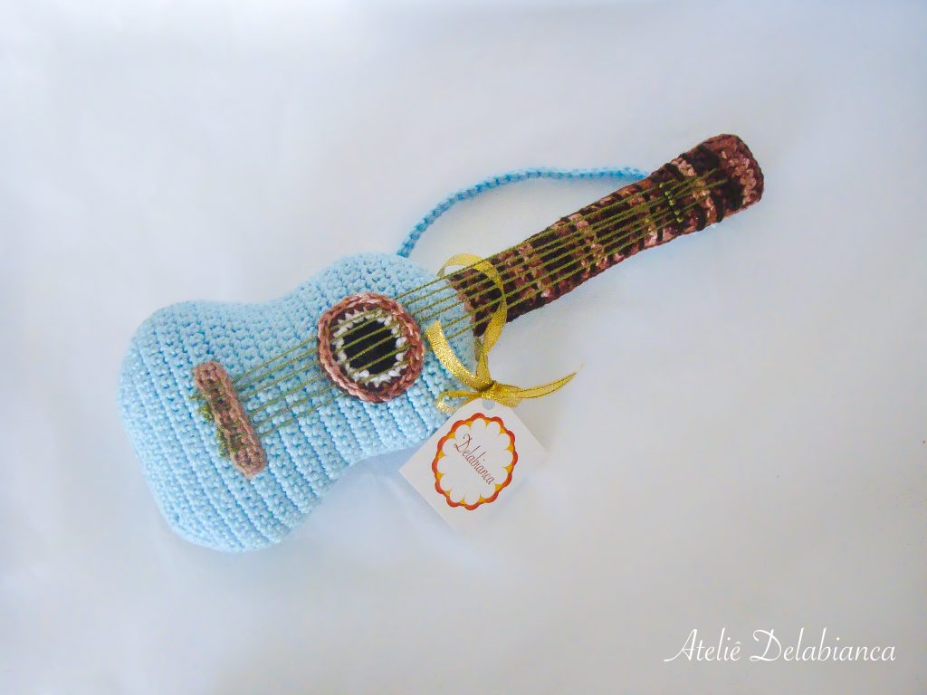 Violão amigurumi